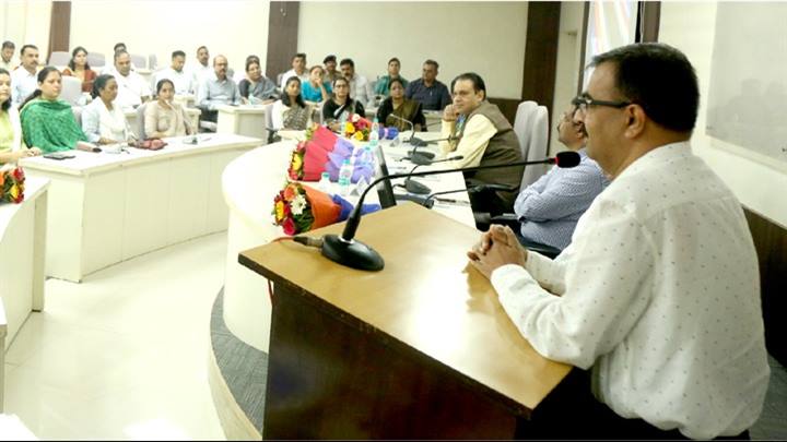 पुलिस अधिकारियों को कानून व्यवस्था एवं निर्वाचन व्यय निगरानी को लेकर प्रशिक्षण दिया गया